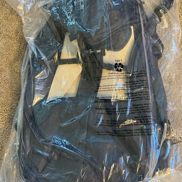 Columbia 45L Black Lightweight Wildwood Frame Hiking Backpack New - Picture 8 of 14